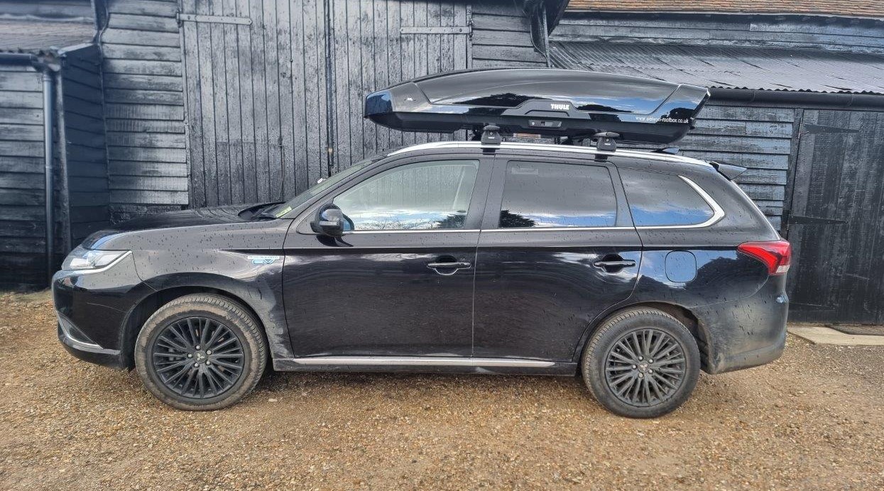 Mistubishi Outlander with Thule XT XXL