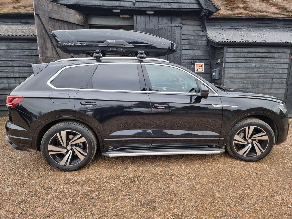 Volkswagen Touareg with Thule XT XL. Welwyn Roofbox Hire 